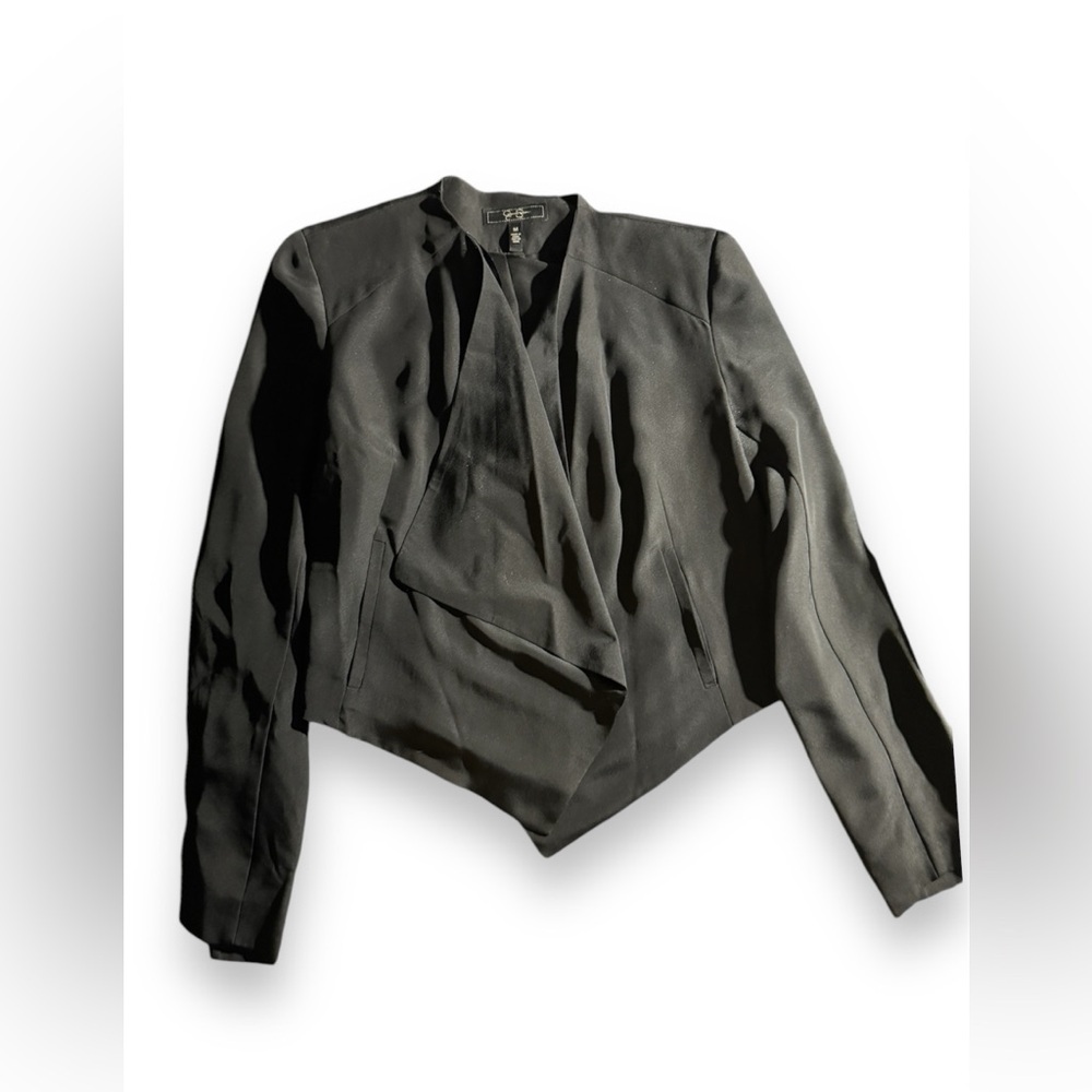 Jessica Simpson Open face Crop Clazer
